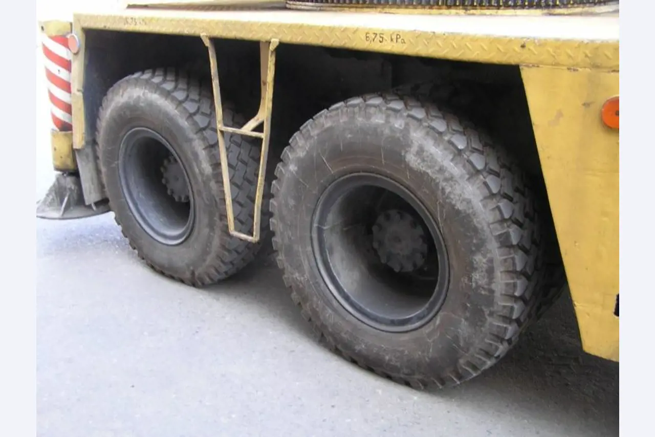 Prumyslových robotu-7